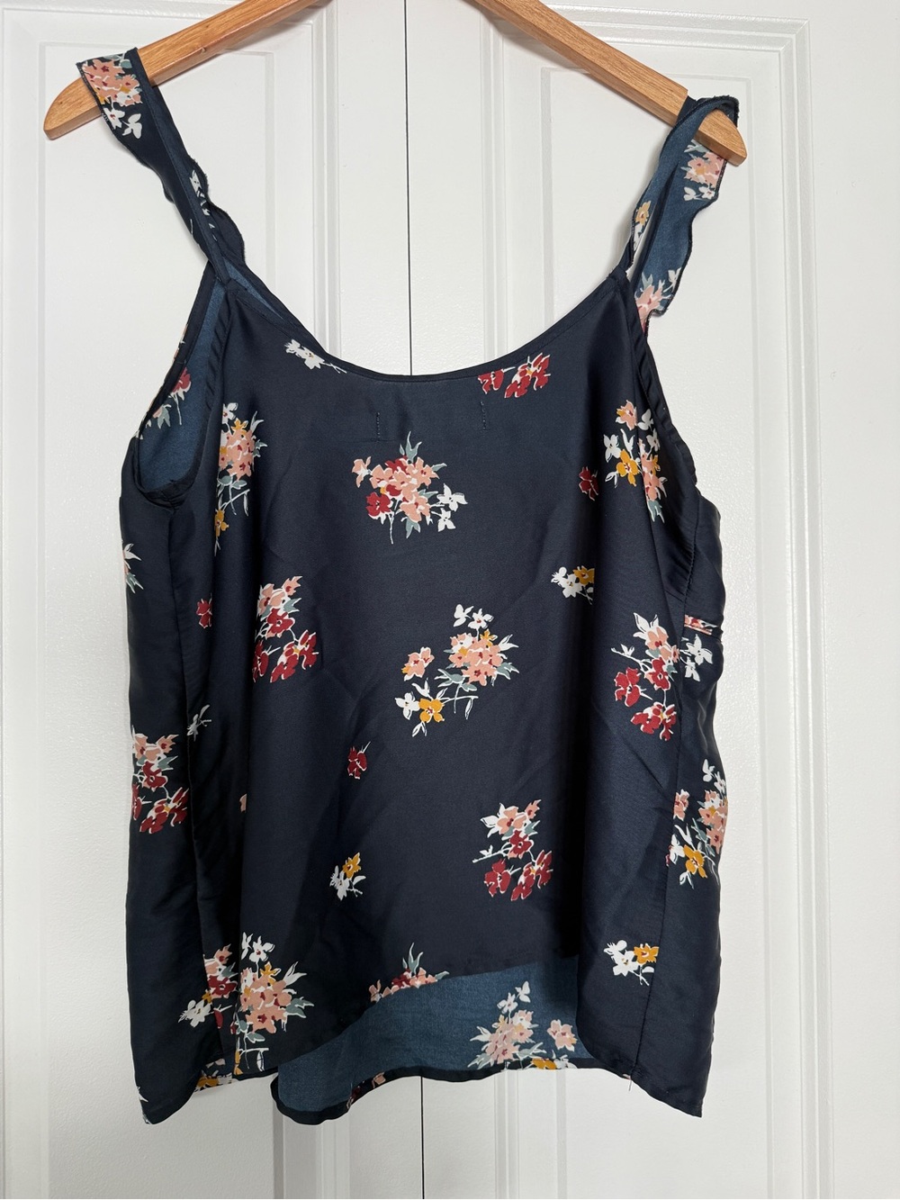 Abercrombie & Fitch Navy Floral Ruffle-Trim Cami Top - Picture 2 of 4